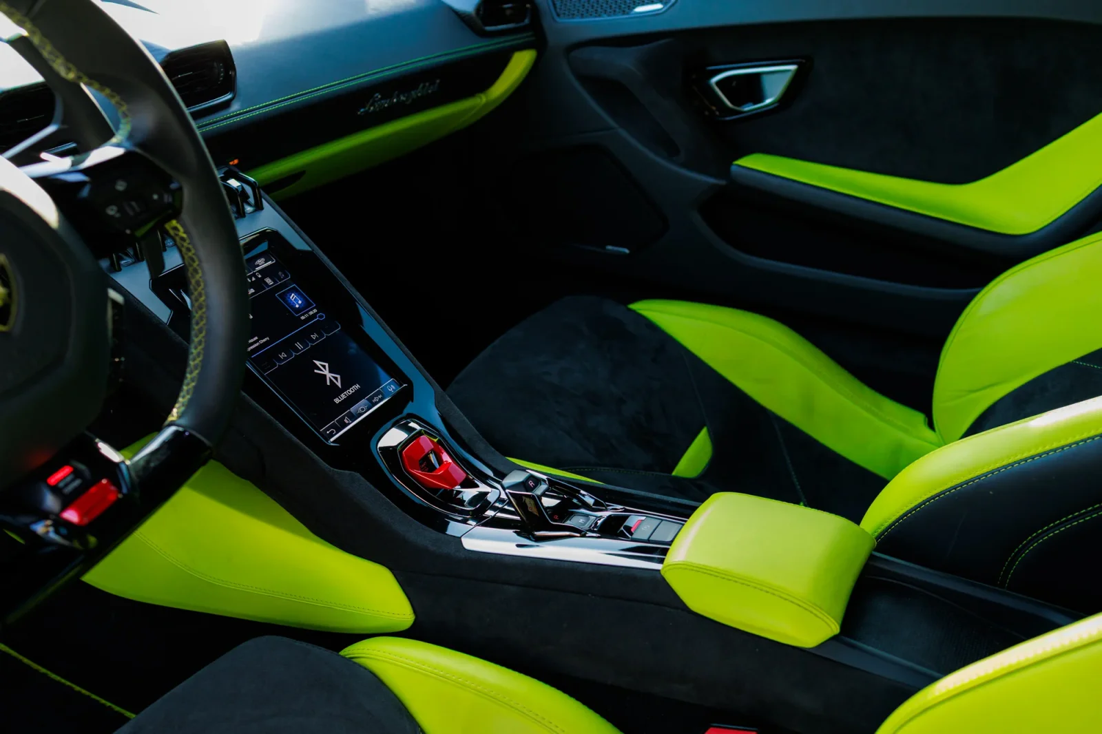 Alquiler Lamborghini Huracan Tecnica Verde 2023 en Dubái - 5 