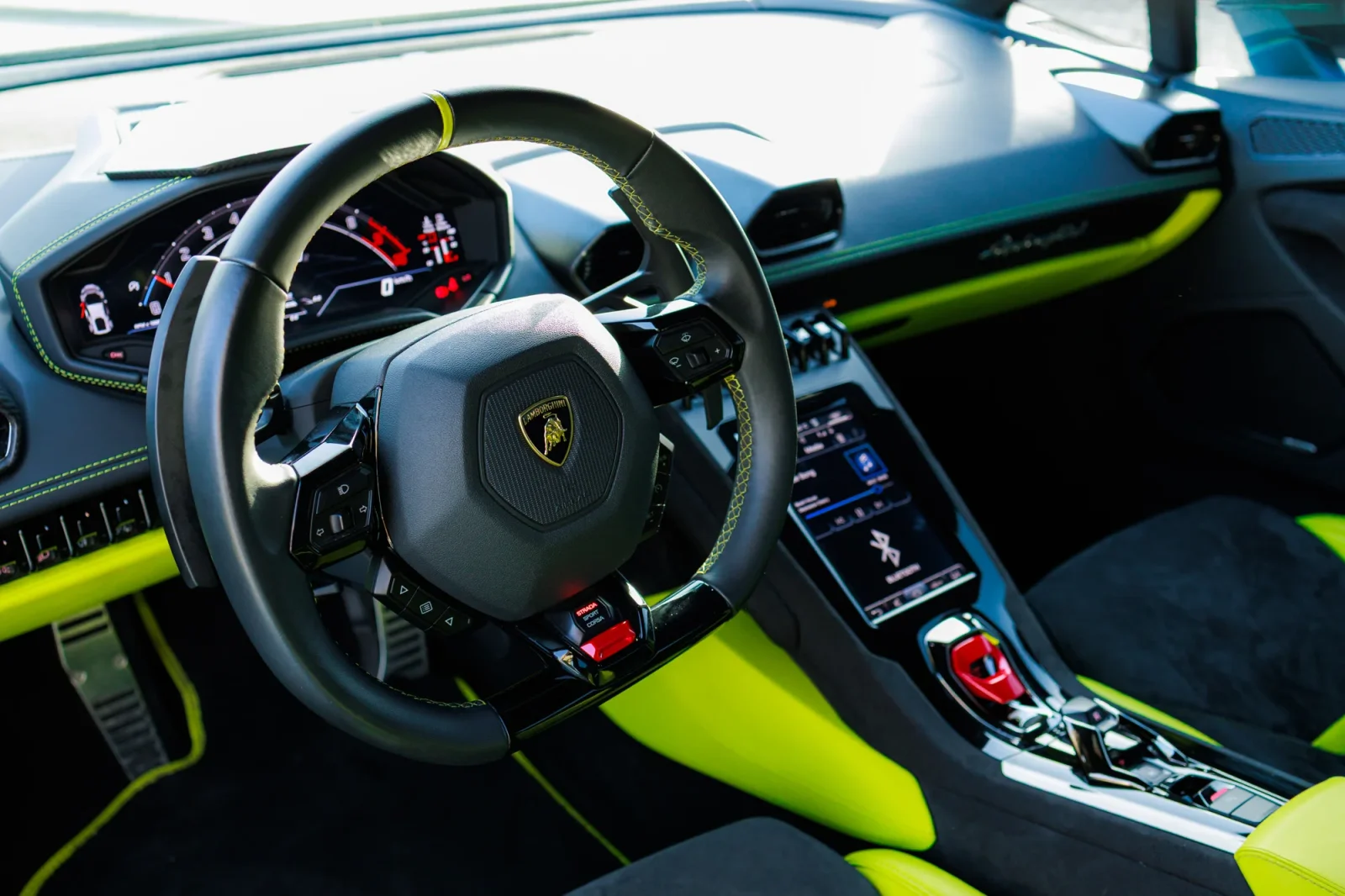 Alquiler Lamborghini Huracan Tecnica Verde 2023 en Dubái - 4 