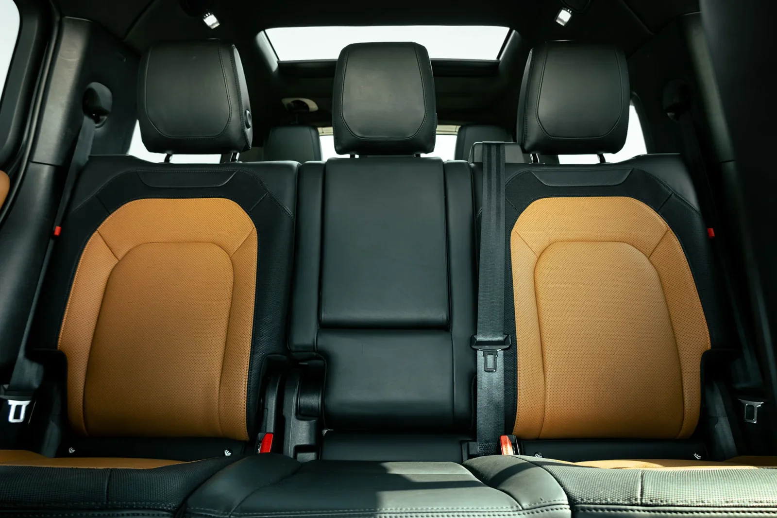 Affitto Land Rover Defender 130  Grigio 2024 in Dubai - 7 