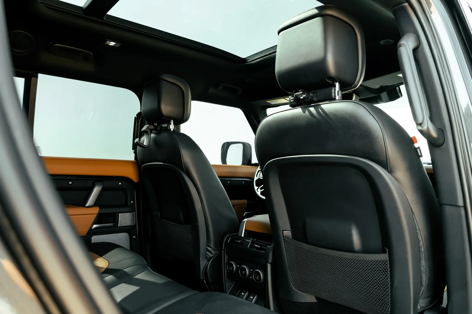 Affitto Land Rover Defender 130  Grigio 2024 in Dubai - 14 