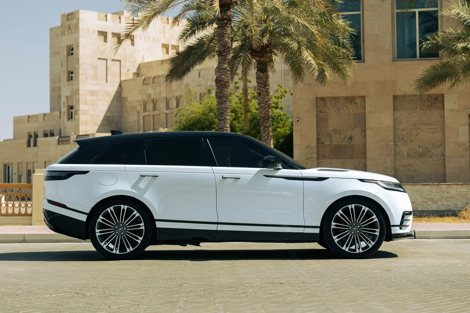Affitto Land Rover Range Rover Velar  Bianco 2025 in Dubai - 13 