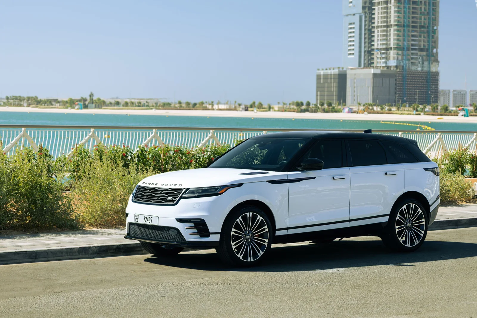 Affitto Land Rover Range Rover Velar  Bianco 2025 in Dubai - 2 