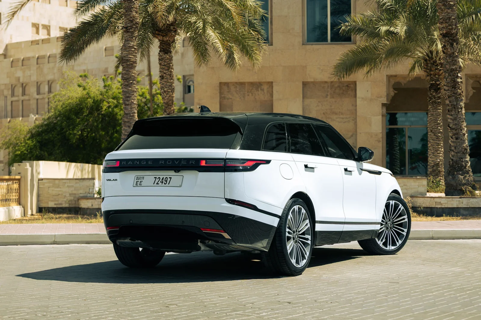 Affitto Land Rover Range Rover Velar  Bianco 2025 in Dubai - 3 