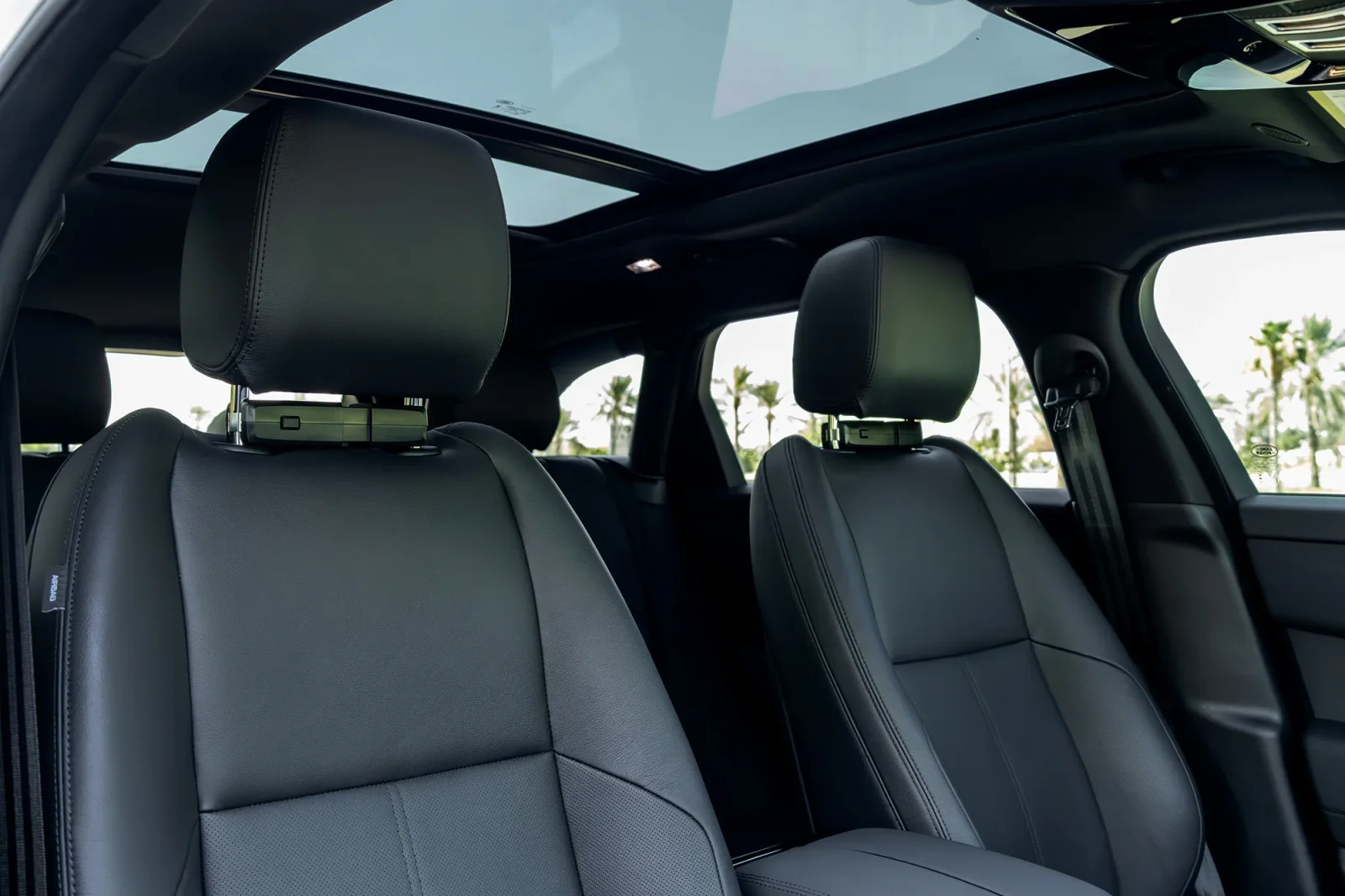 Affitto Land Rover Range Rover Velar  Bianco 2025 in Dubai - 6 