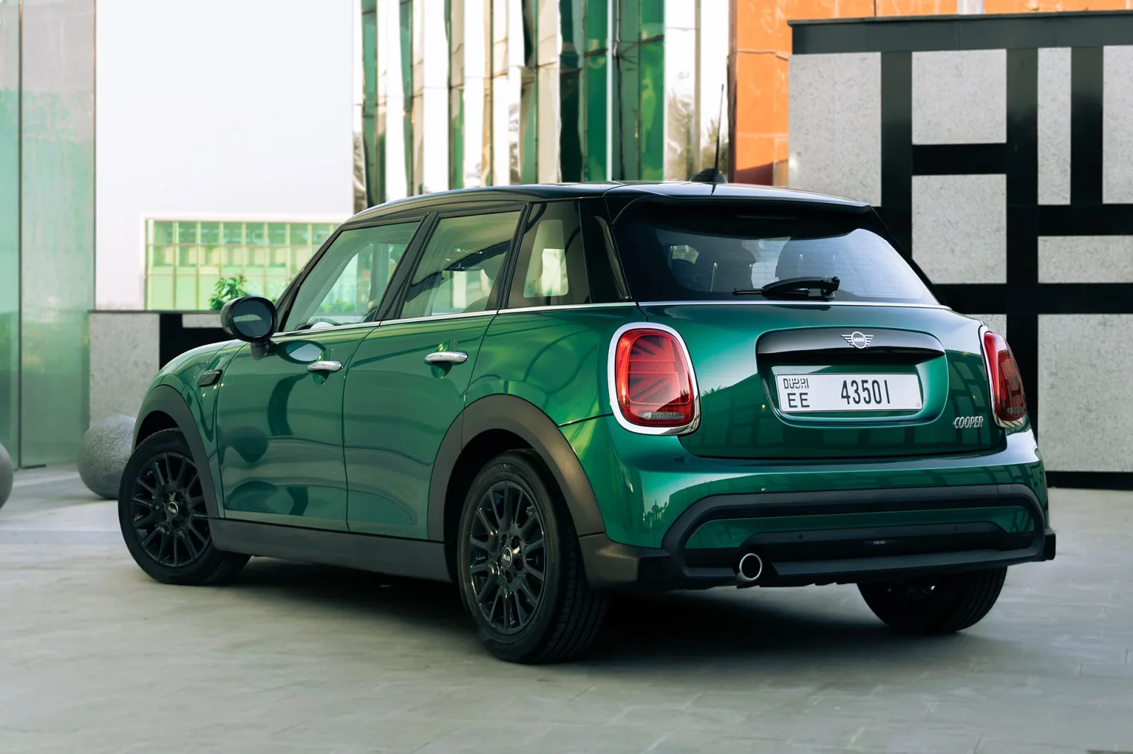 Alquiler Mini Cooper  Verde 2024 en Dubái - 3 