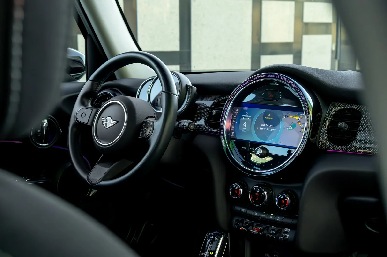 Alquiler Mini Cooper  Verde 2024 en Dubái - 4 