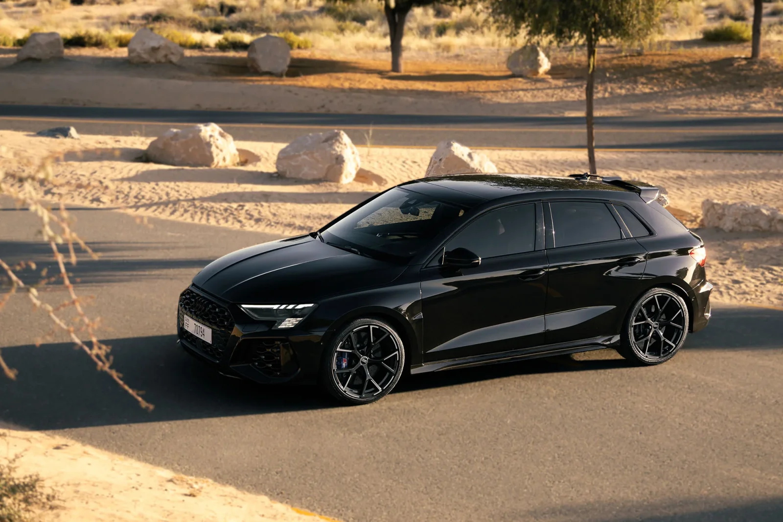 Kiralık Audi RS3  Siyah 2023 içinde Dubai - 2 