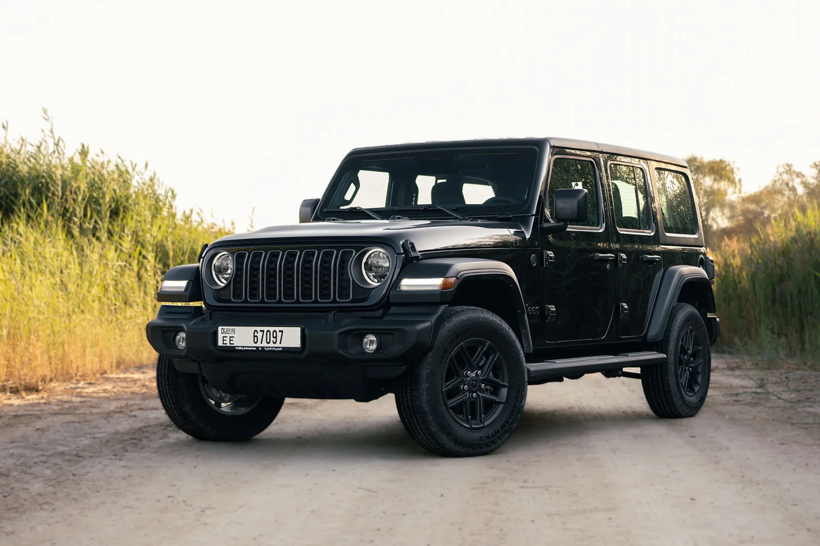 Affitto Jeep Wrangler  Nero 2025 in Dubai - 9 