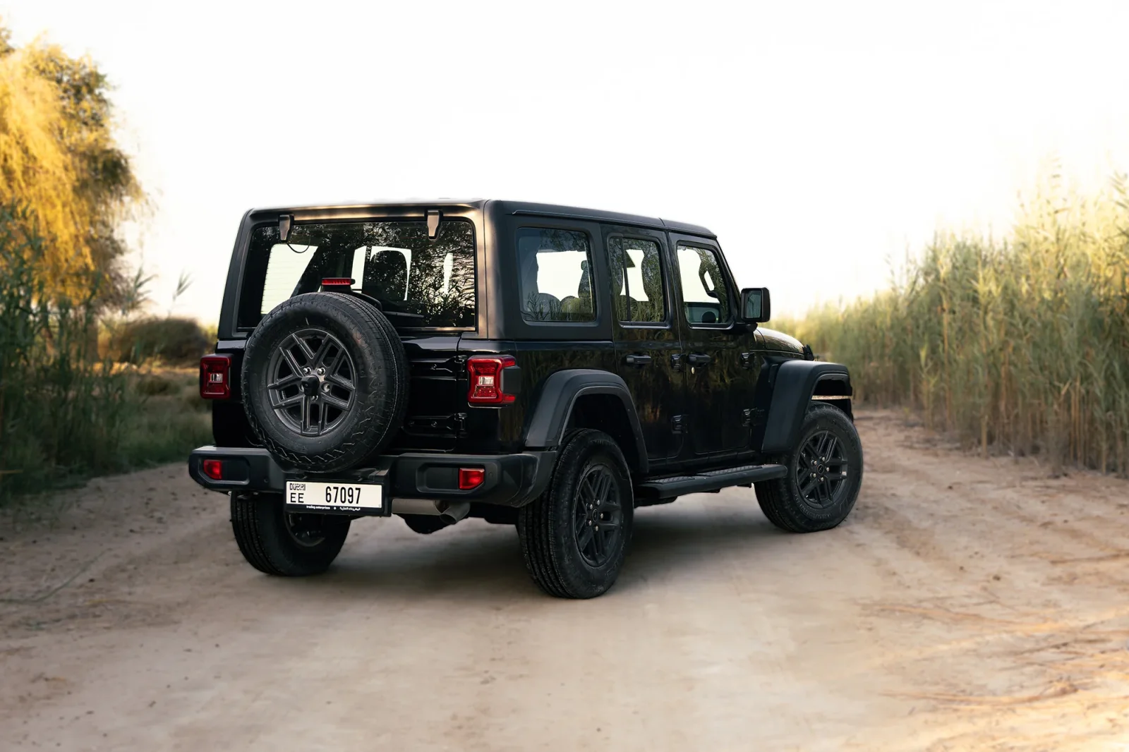 Affitto Jeep Wrangler  Nero 2025 in Dubai - 8 