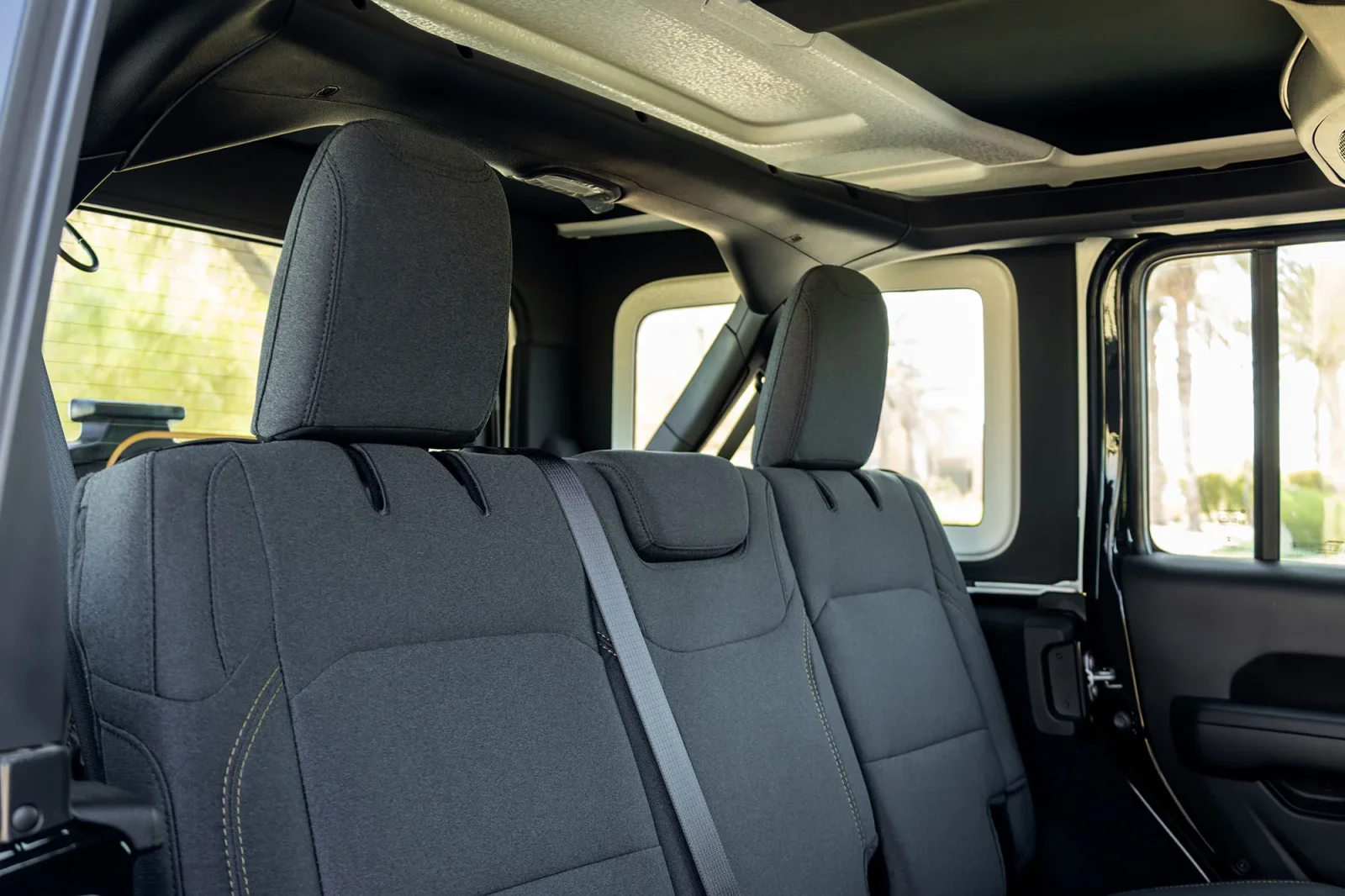 Affitto Jeep Wrangler  Nero 2025 in Dubai - 12 