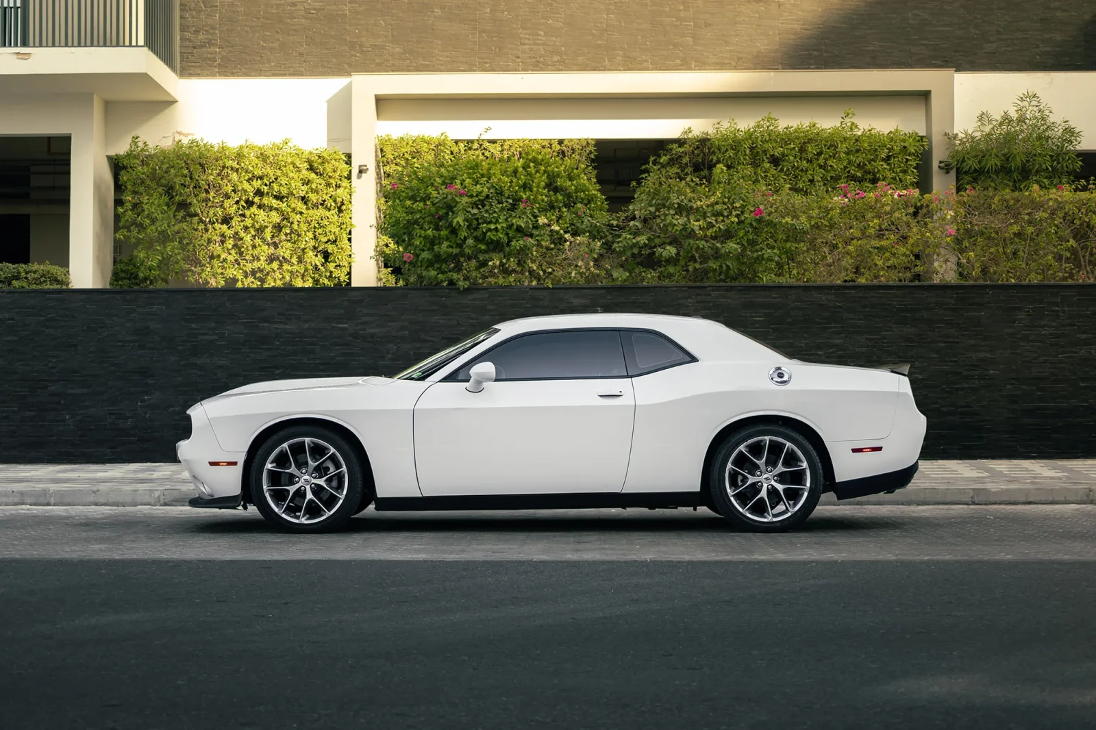 Аренда Dodge Challenger GT Белый 2023 в Дубае - 7 
