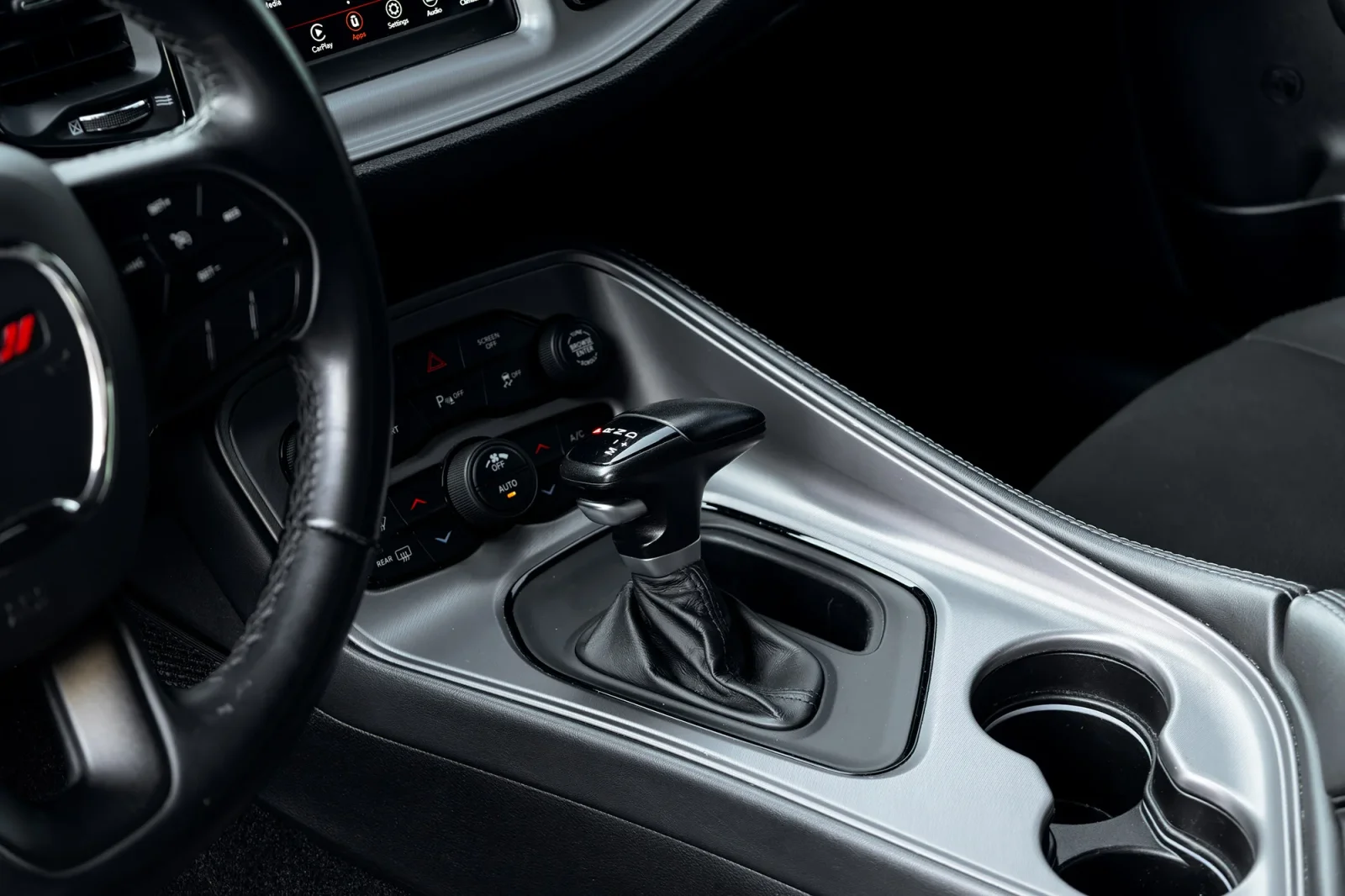 Аренда Dodge Challenger GT Белый 2023 в Дубае - 10 
