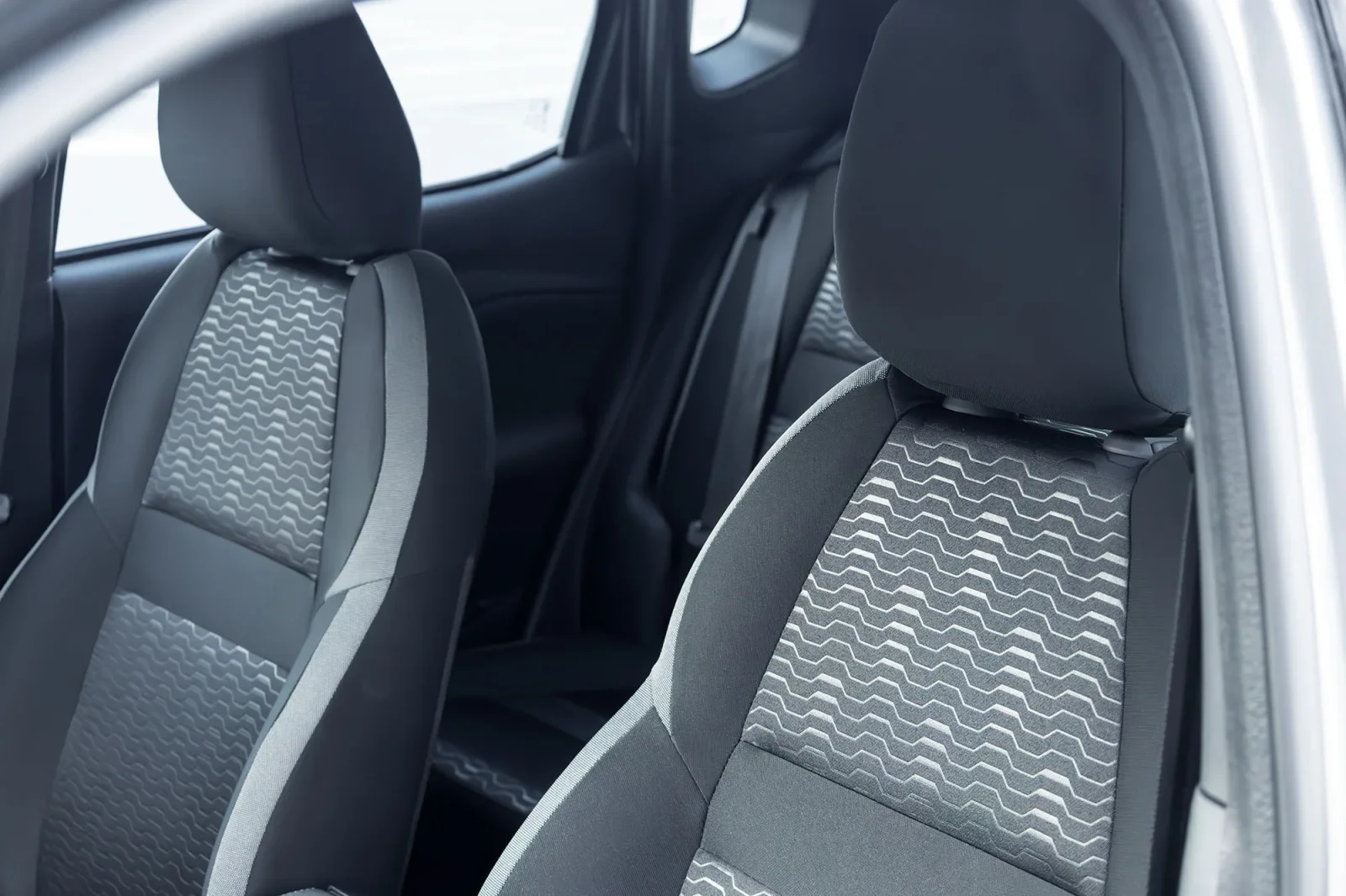 Miete Nissan Magnite  Grau 2025 in der Dubai - 5 