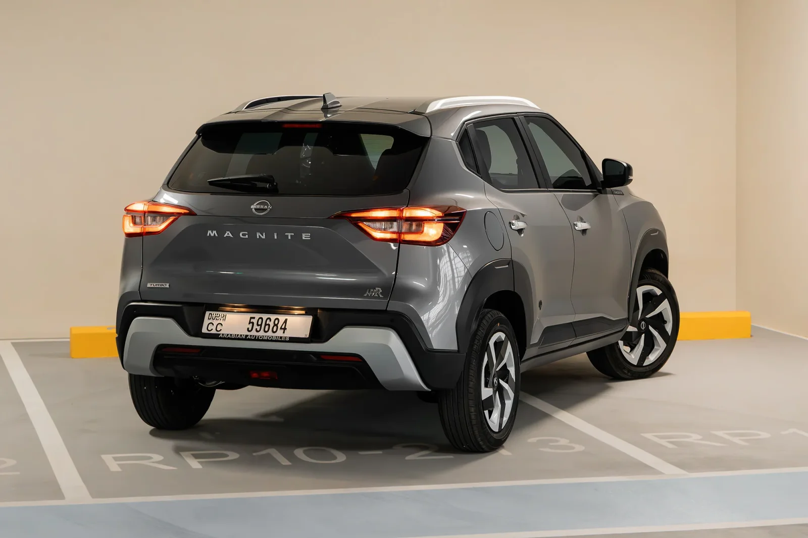 Miete Nissan Magnite  Grau 2025 in der Dubai - 17 