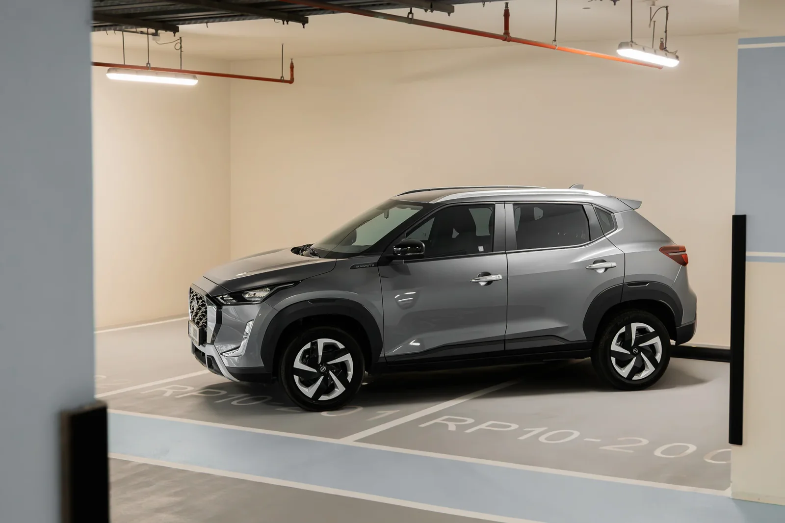 Miete Nissan Magnite  Grau 2025 in der Dubai - 16 