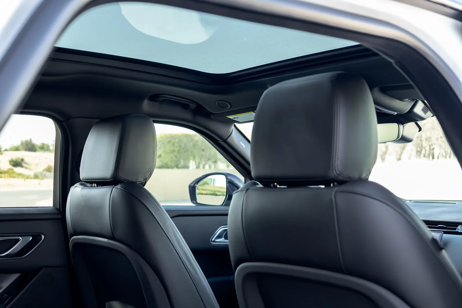 Affitto Land Rover Range Rover Velar  Bianco 2026 in Dubai - 13 