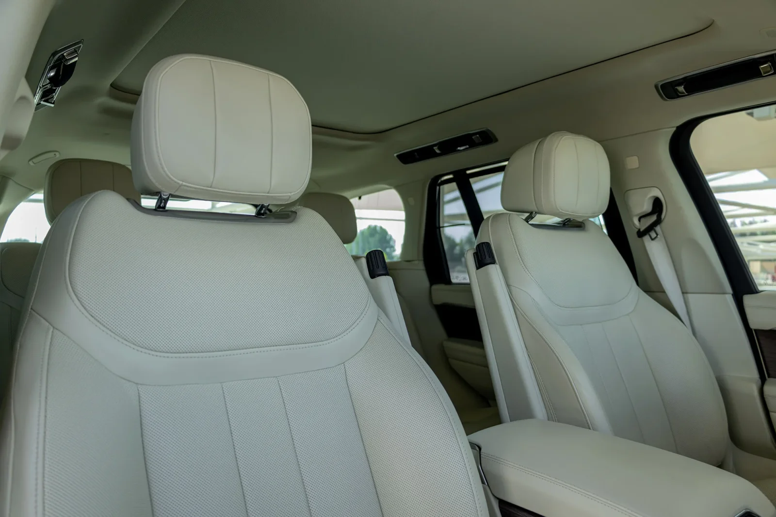 Rent Land Rover Range Rover HSE Black 2023 in Dubai - 5 