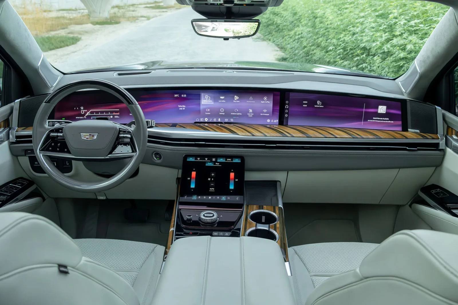 Miete Cadillac Escalade  Schwarz 2025 in der Dubai - 4 