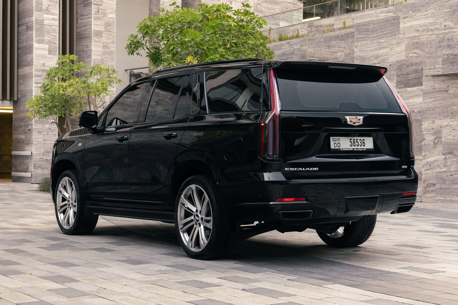 Miete Cadillac Escalade  Schwarz 2025 in der Dubai - 6 