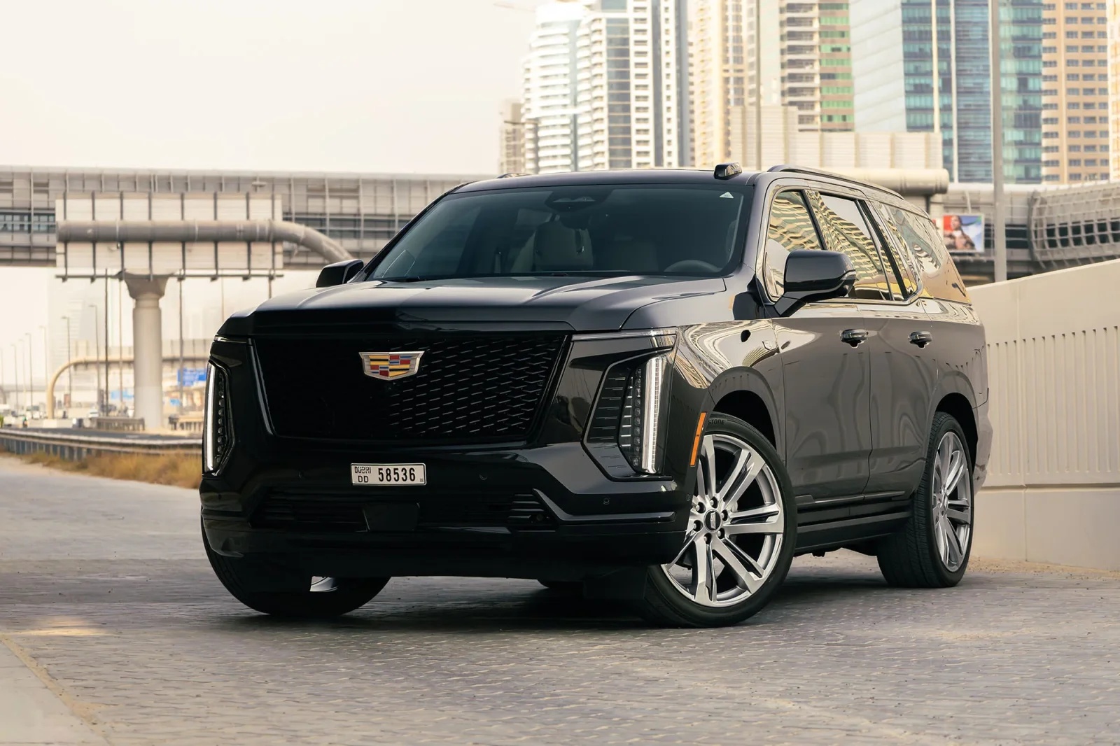 Miete Cadillac Escalade  Schwarz 2025 in der Dubai - 14 