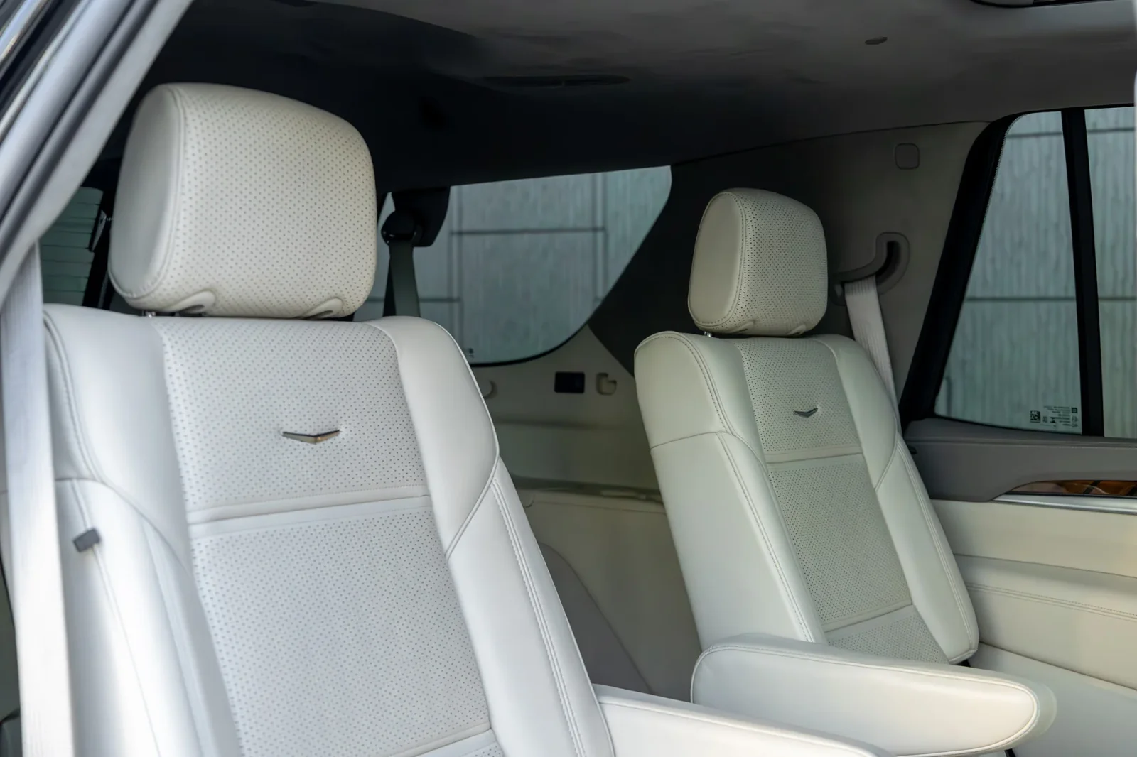 Miete Cadillac Escalade  Schwarz 2025 in der Dubai - 13 