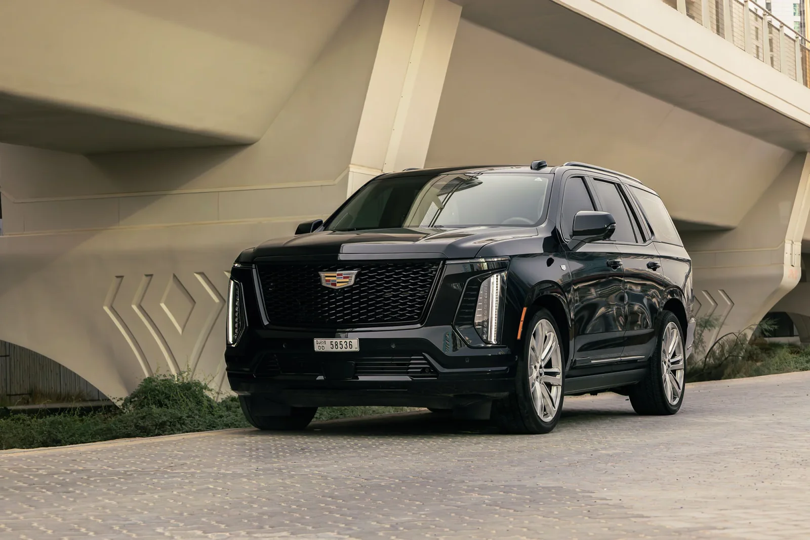 Miete Cadillac Escalade  Schwarz 2025 in der Dubai - 16 