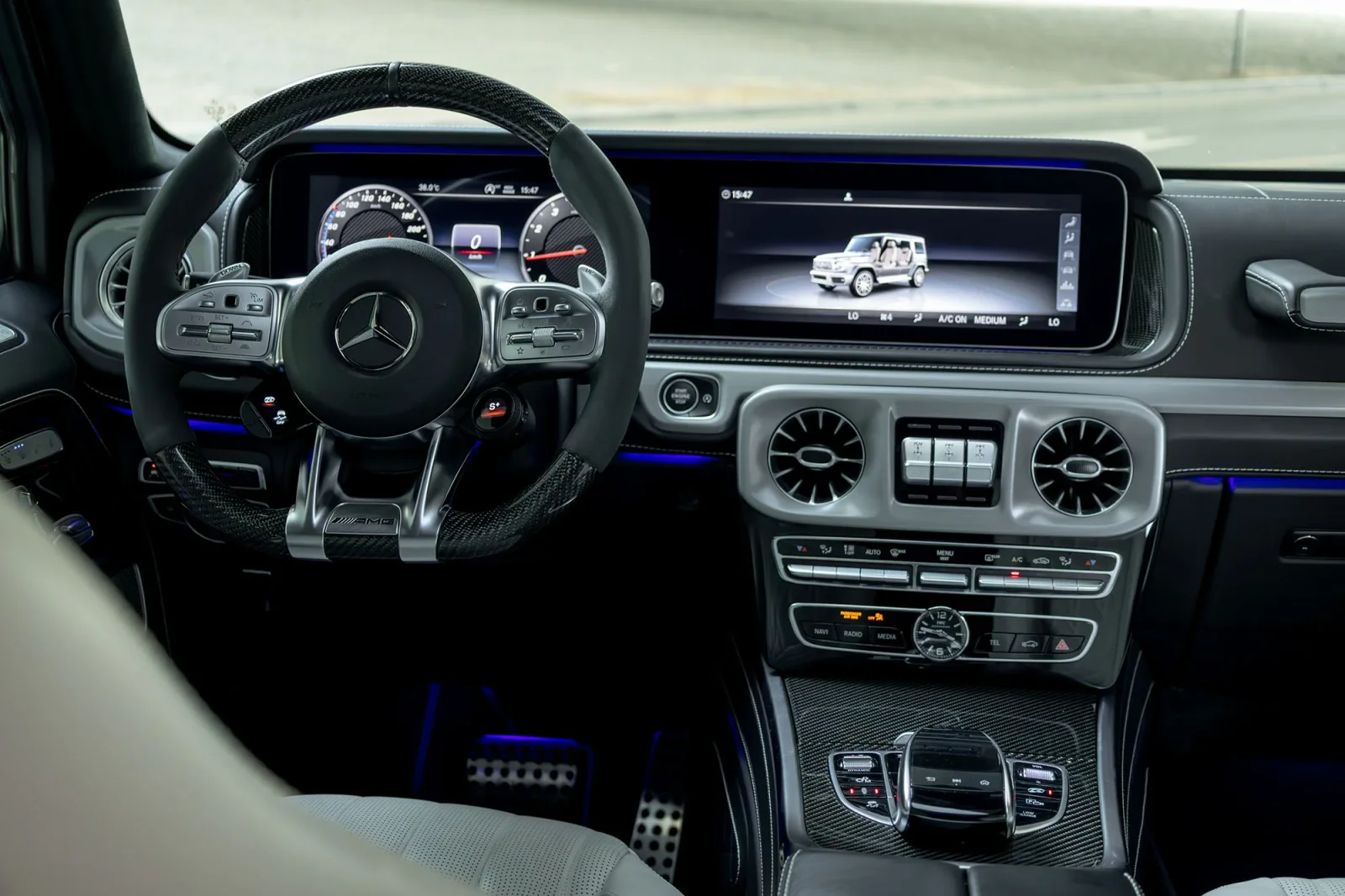 Miete Mercedes-Benz G-Class 63 AMG Grau 2025 in der Dubai - 3 
