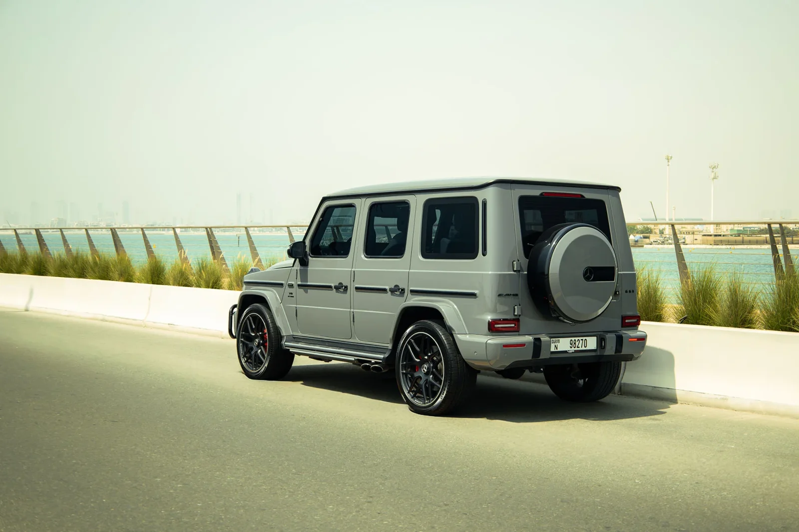 Miete Mercedes-Benz G-Class 63 AMG Grau 2025 in der Dubai - 7 
