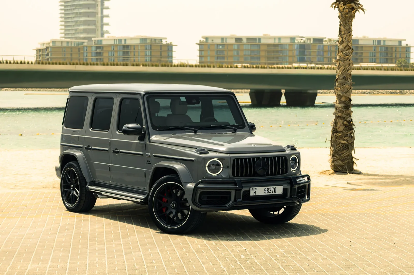 Miete Mercedes-Benz G-Class 63 AMG Grau 2025 in der Dubai - 2 