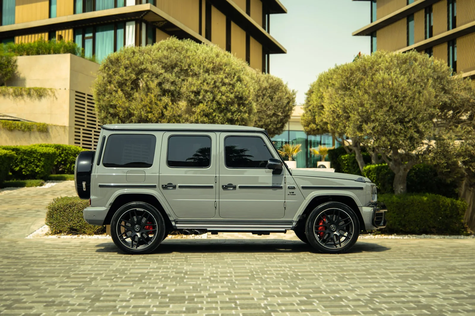 Miete Mercedes-Benz G-Class 63 AMG Grau 2025 in der Dubai - 16 