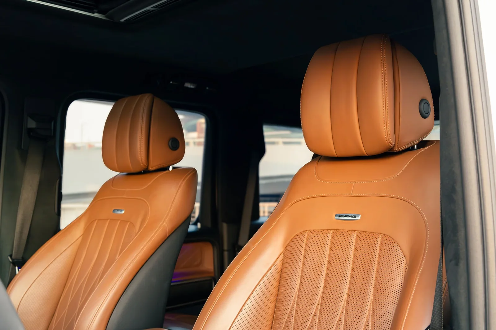 Noleggio Mercedes-Benz G-Class 63 AMG Bianco 2022 a Dubai - 5 