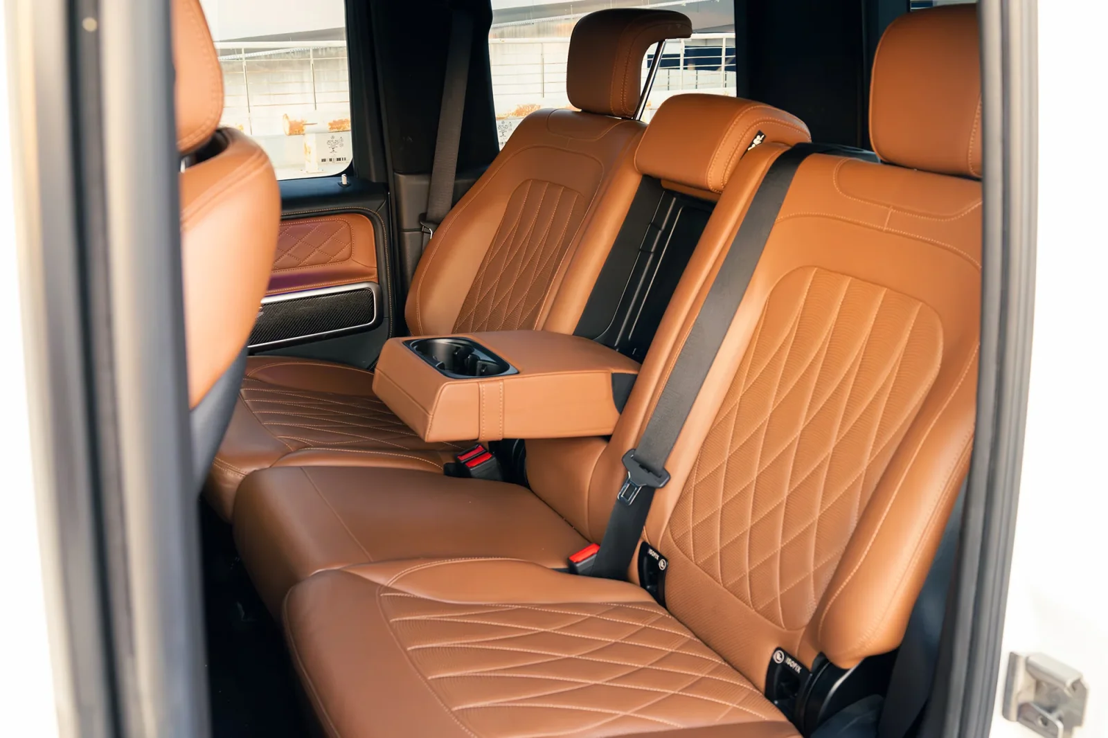 Noleggio Mercedes-Benz G-Class 63 AMG Bianco 2022 a Dubai - 12 