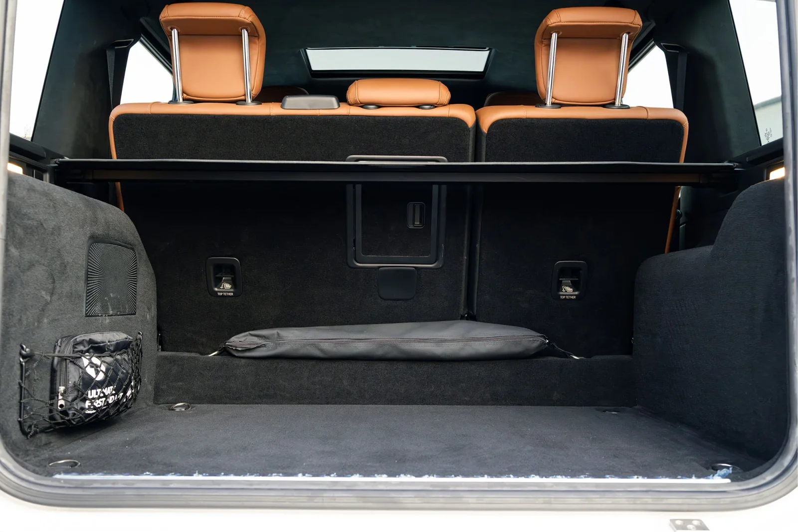 Noleggio Mercedes-Benz G-Class 63 AMG Bianco 2022 a Dubai - 15 