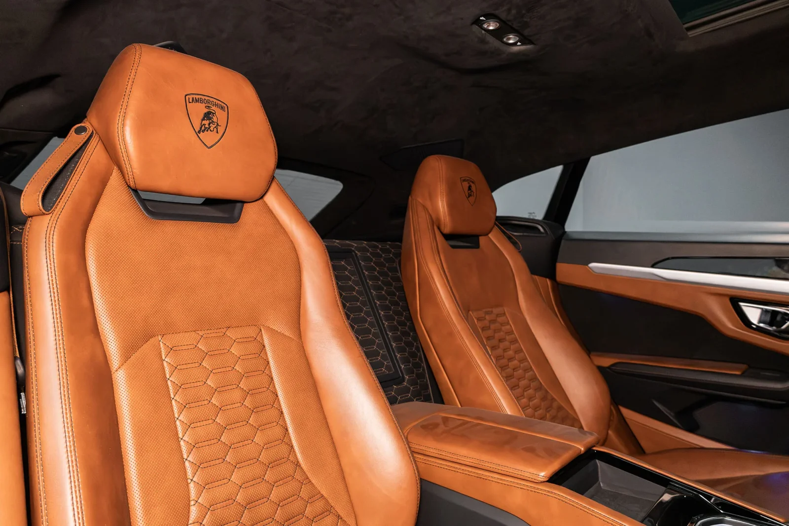 Аренда Lamborghini Urus  Серый 2021 в Дубае - 5 