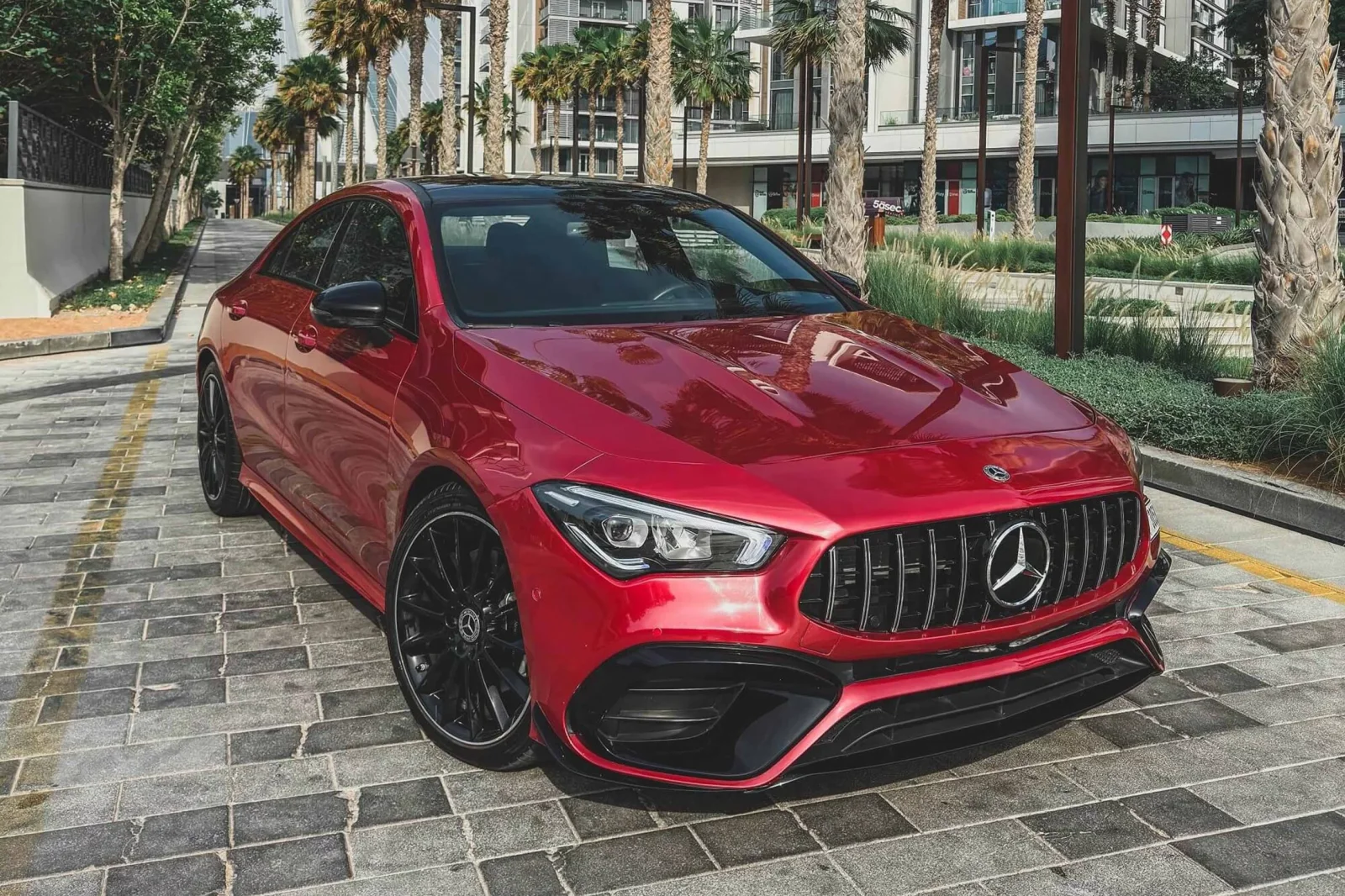 Kiralık Mercedes-Benz CLA-Class 250 AMG 45 Body Kit Kırmızı 2021 içinde Dubai