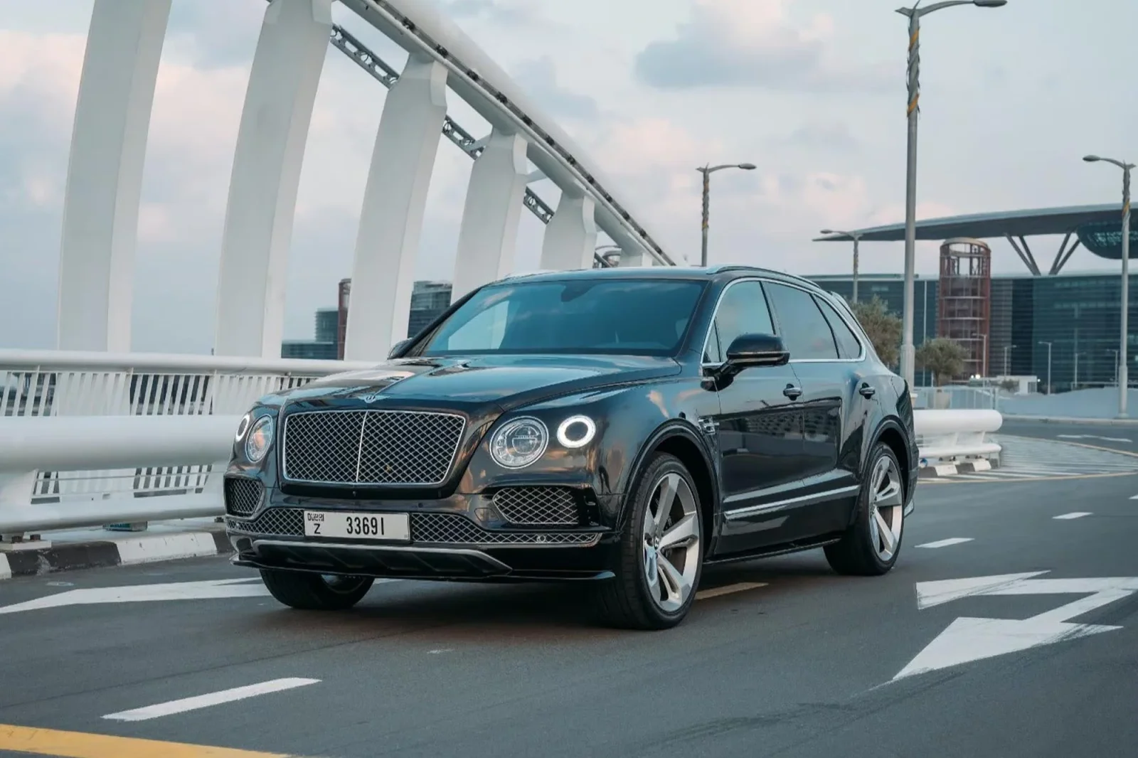 Kiralık Bentley Bentayga  Siyah 2019 içinde Dubai