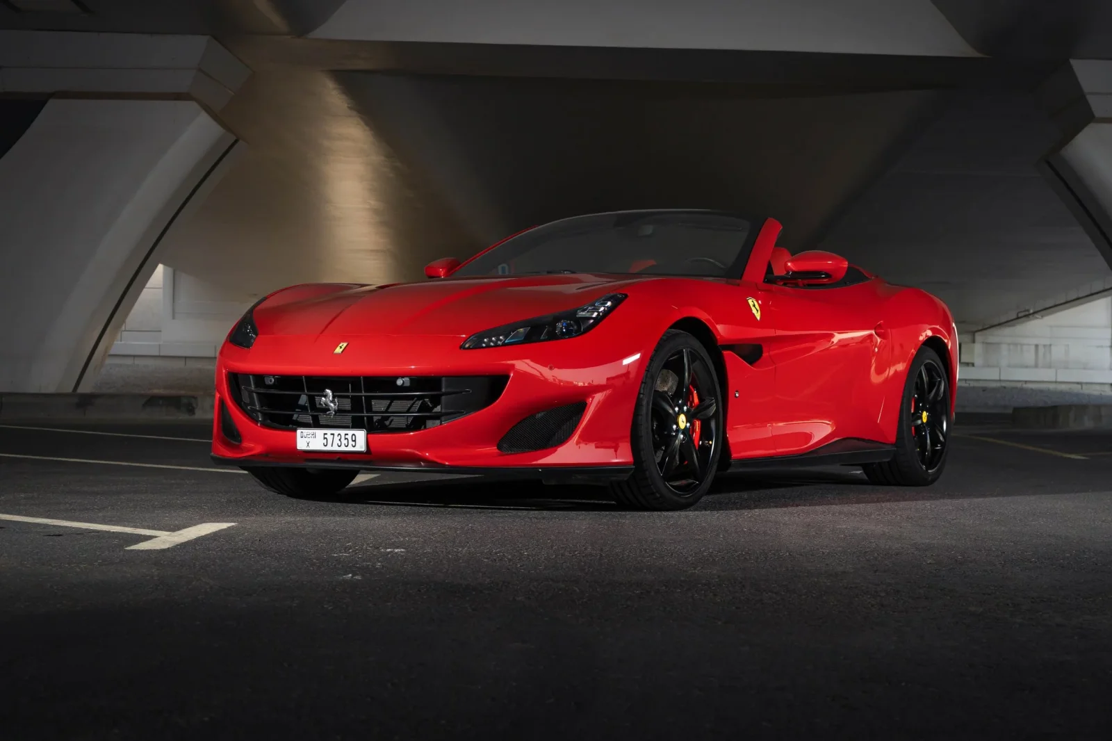 Kiralık Ferrari Portofino  Kırmızı 2019 içinde Dubai