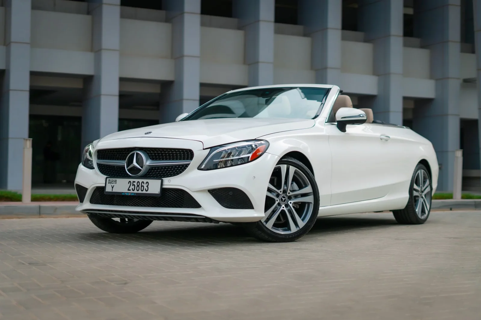 Affitto Mercedes-Benz C-Class C300 Bianco 2021 in Dubai