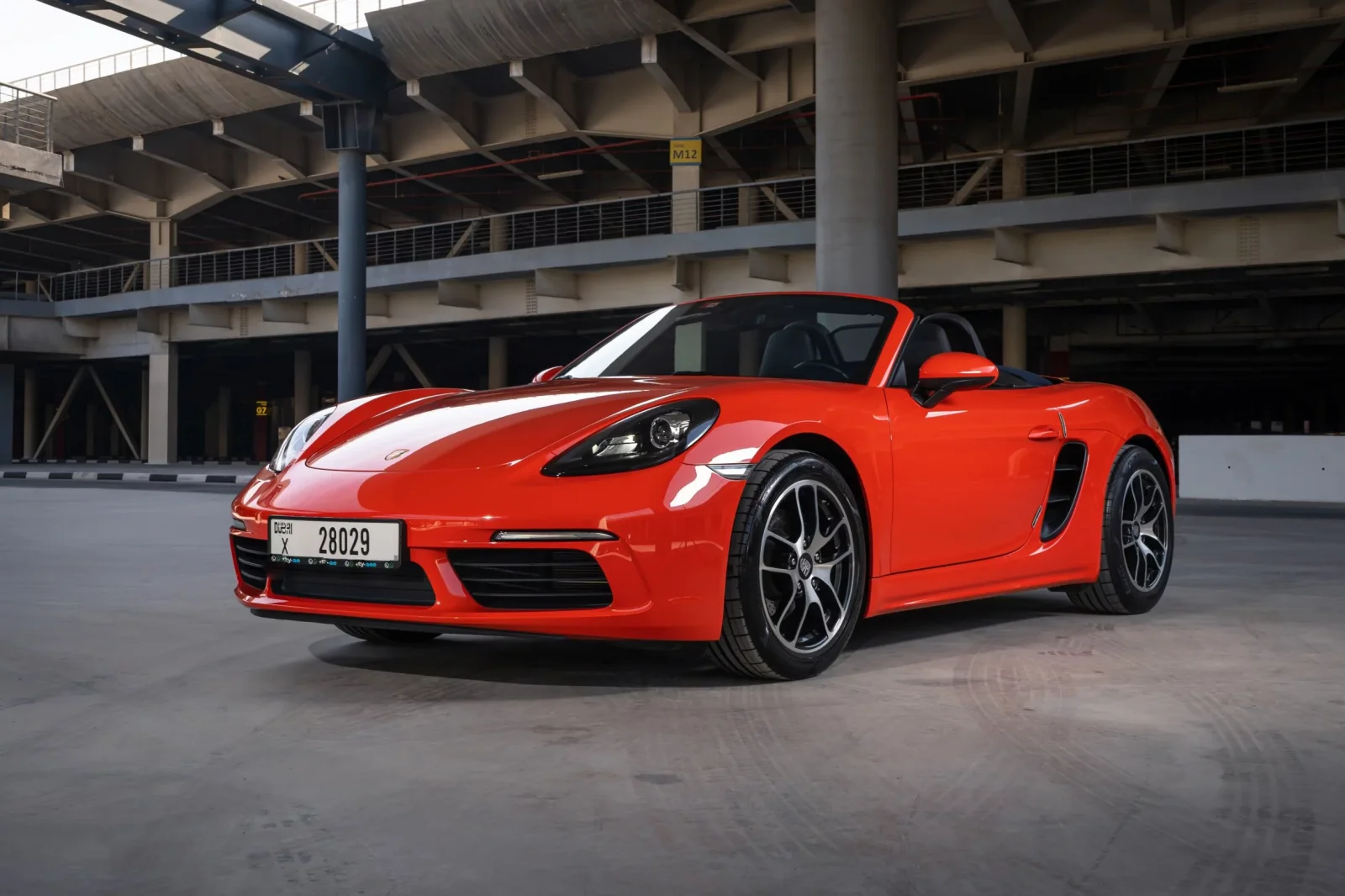 Loyer Porsche Boxster  Orange 2020 en Dubai