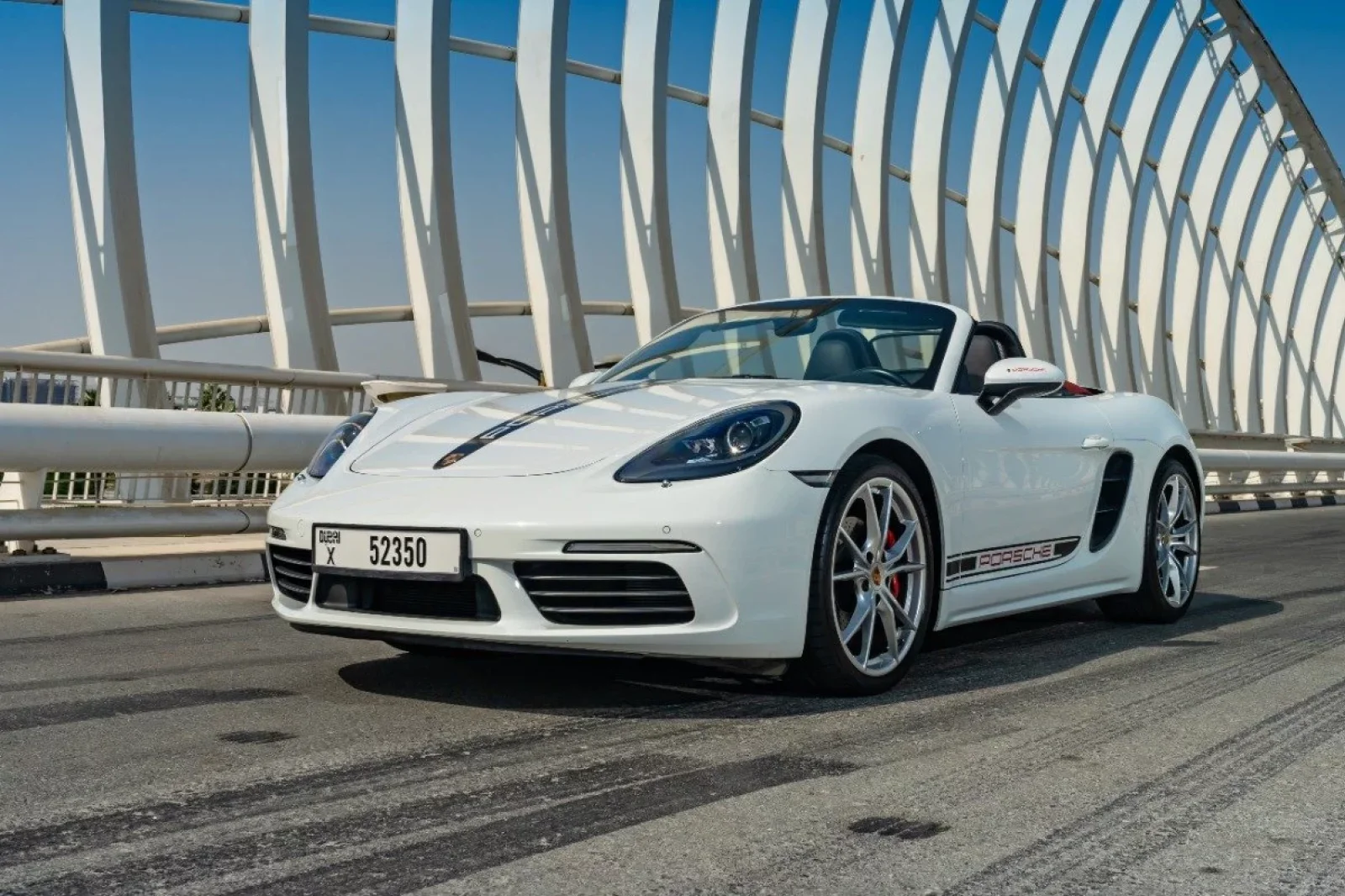 Miete Porsche Boxster  Weiß 2018 in der Dubai