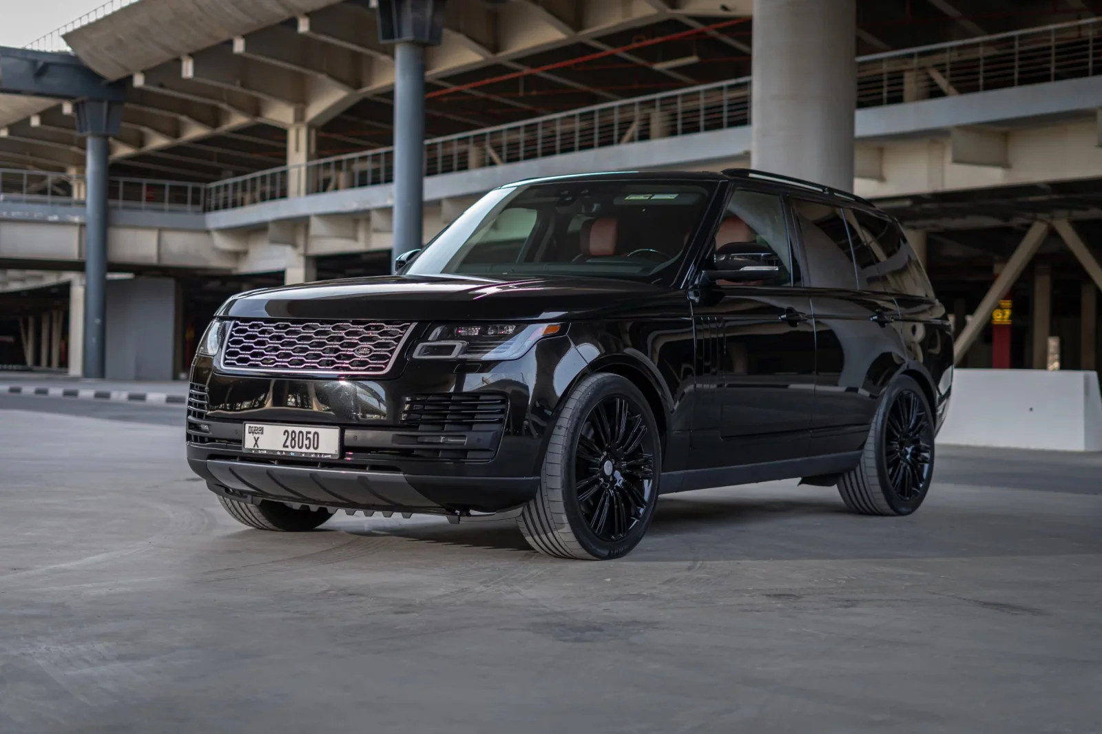 Kiralık Land Rover Range Rover Vogue  Siyah 2019 içinde Dubai