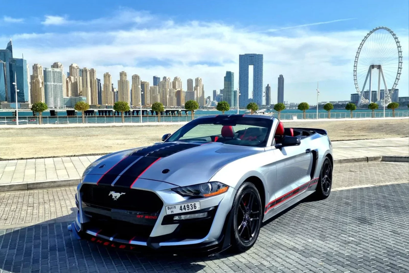 Miete Ford Mustang Shelby Silber 2022 in der Dubai