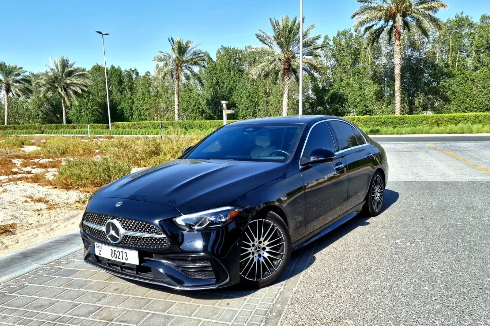 Kiralık Mercedes-Benz C-Class C300 Siyah 2022 içinde Dubai