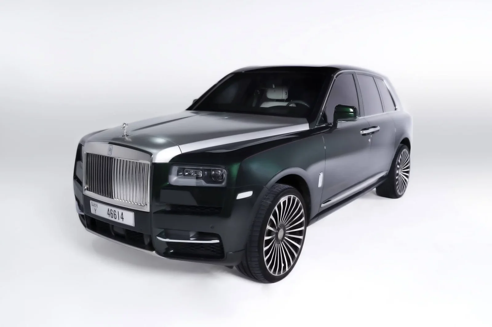 Miete Rolls-Royce Cullinan  Grün 2020 in der Dubai