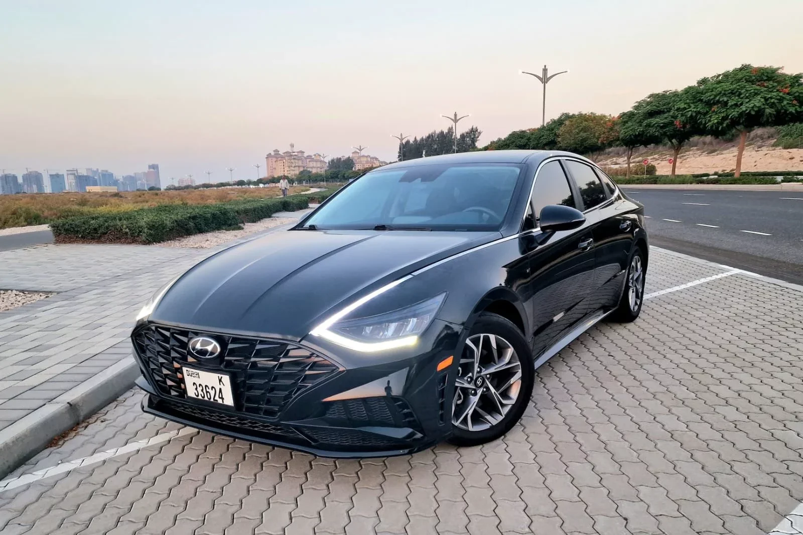 Loyer Hyundai Sonata  Noir 2022 en Dubai