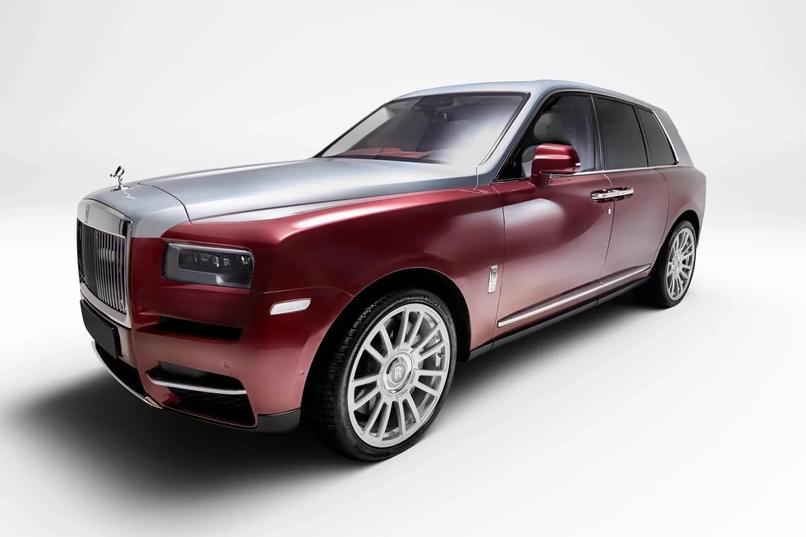 Miete Rolls-Royce Cullinan  Rot 2019 in der Dubai