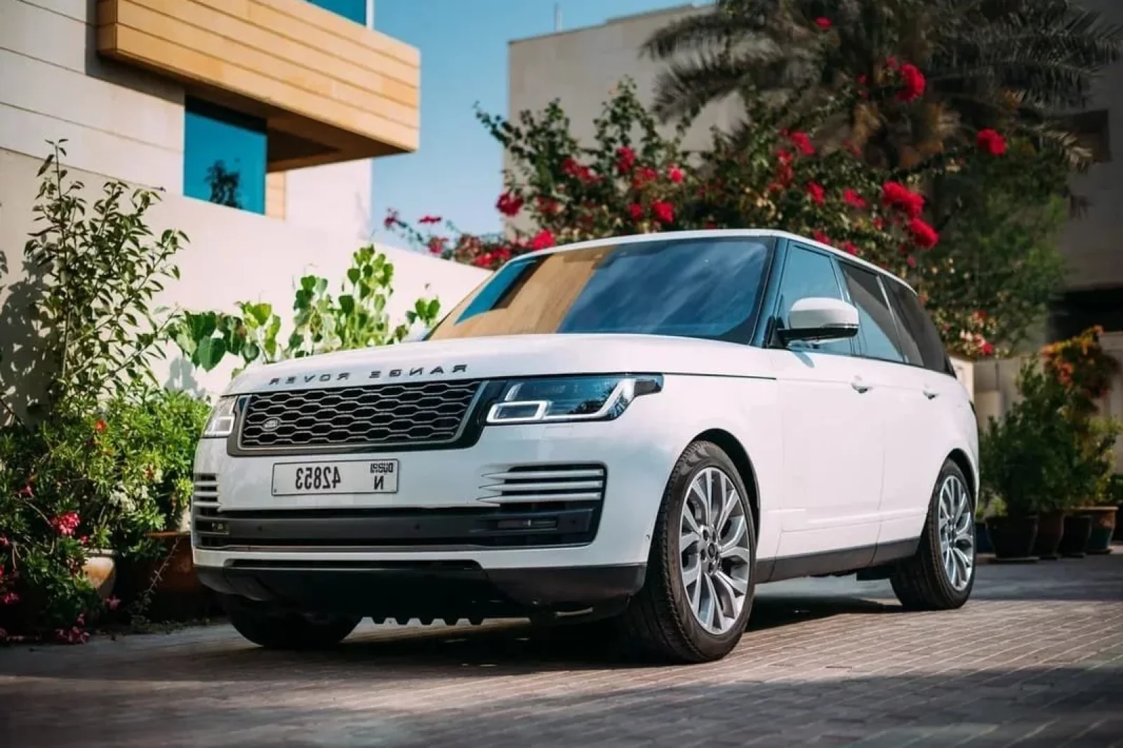 Alquiler Land Rover Range Rover Vogue HSE Blanco 2021 en Dubái