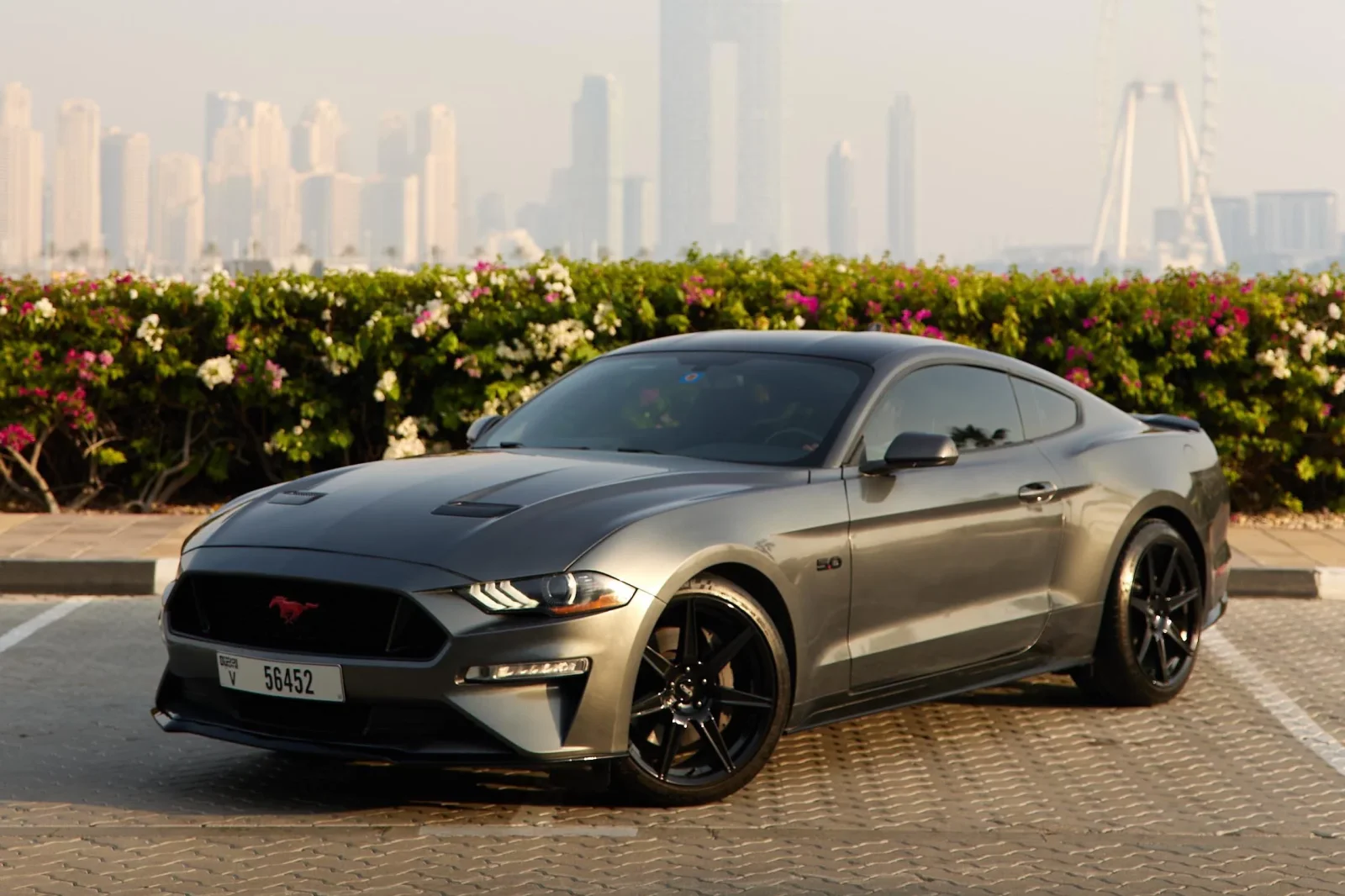 Miete Ford Mustang GT Grau 2021 in der Dubai