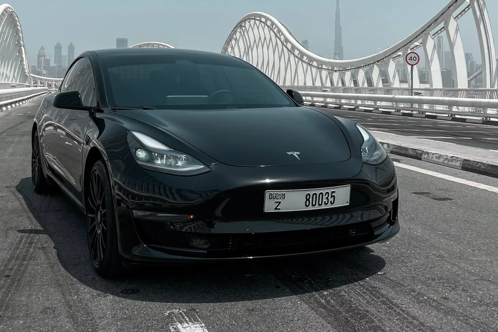 Alquiler Tesla Model 3  Negro 2022 en Dubái