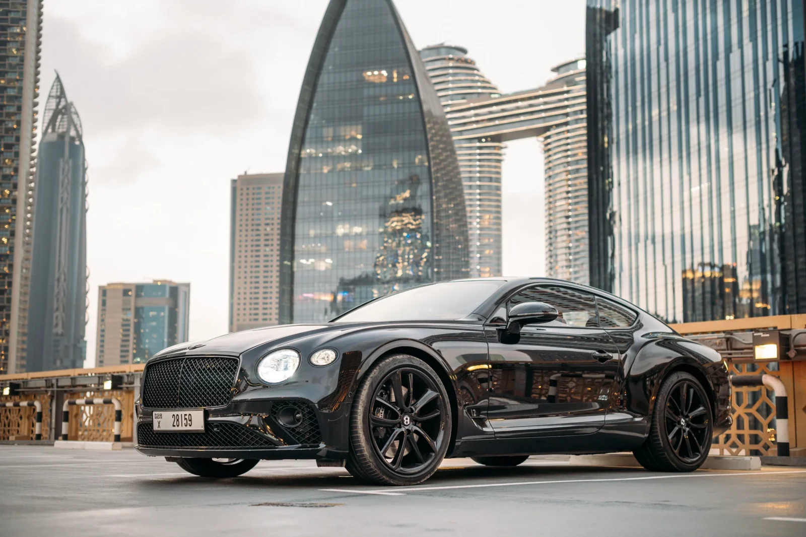 Loyer Bentley Continental GT Noir 2019 en Dubai